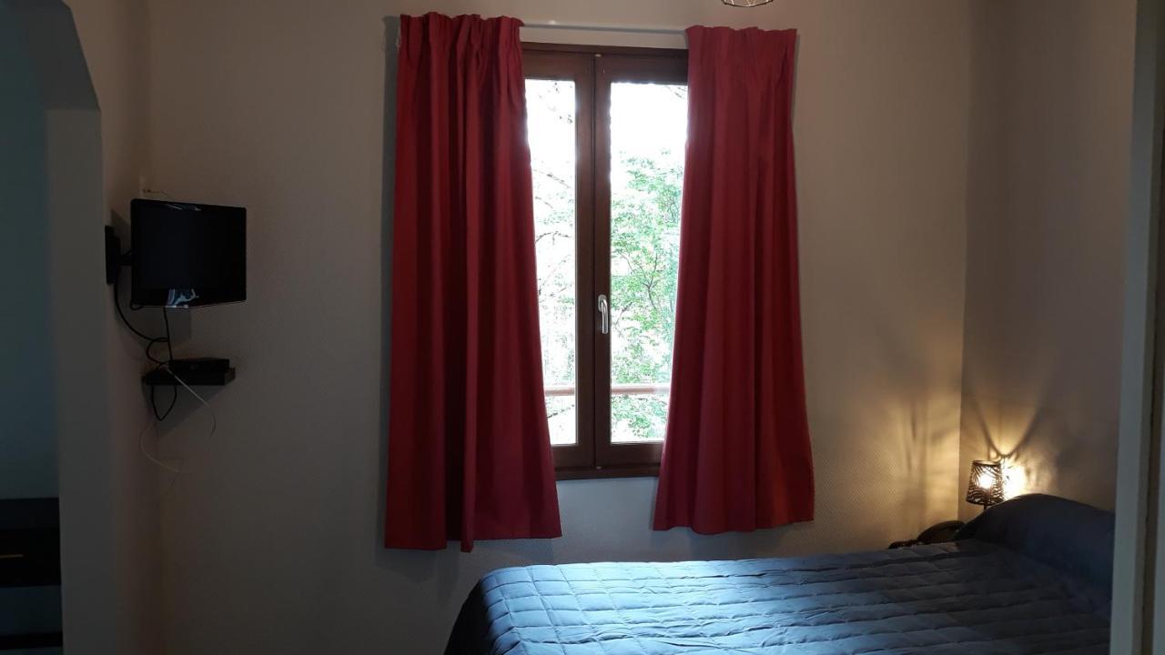 Le Relais De Boralde Hotel Espalion Bagian luar foto
