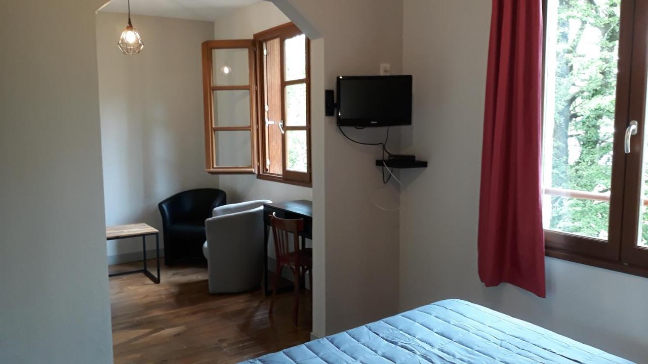 Le Relais De Boralde Hotel Espalion Bagian luar foto