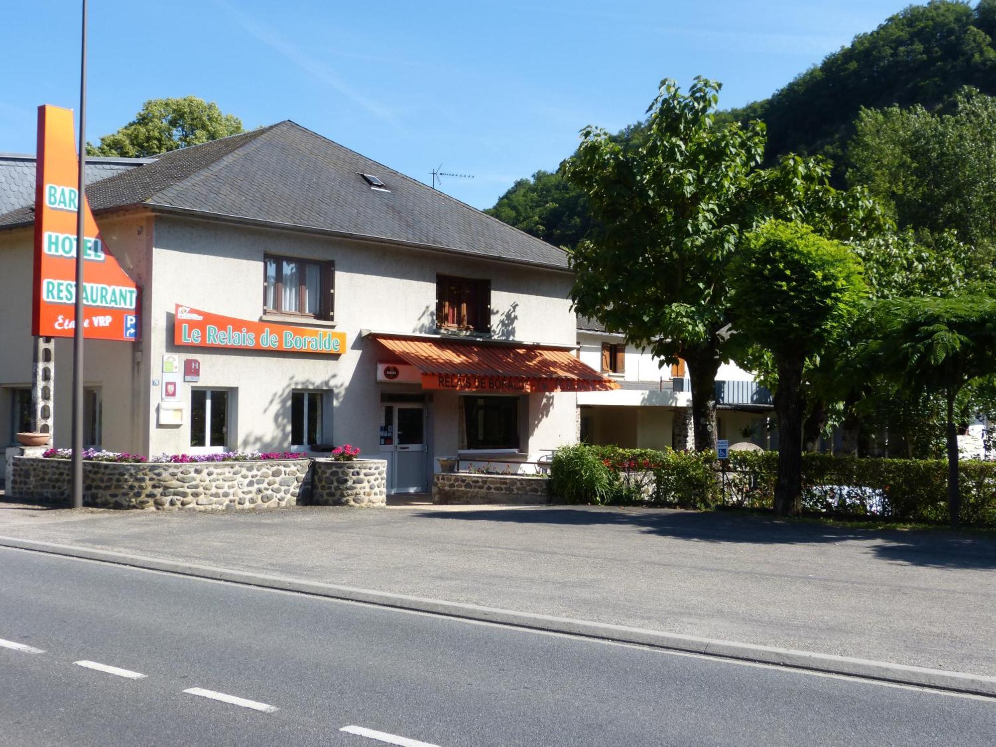 Le Relais De Boralde Hotel Espalion Bagian luar foto