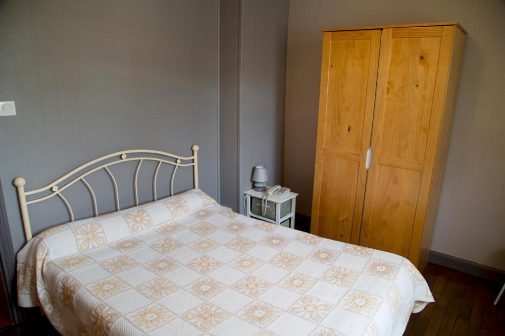 Le Relais De Boralde Hotel Espalion Bagian luar foto