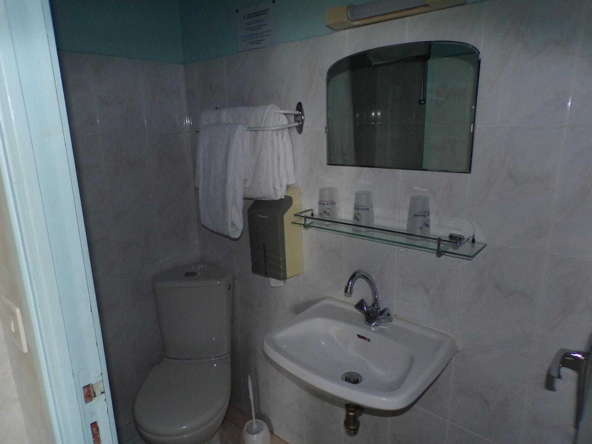 Le Relais De Boralde Hotel Espalion Bagian luar foto