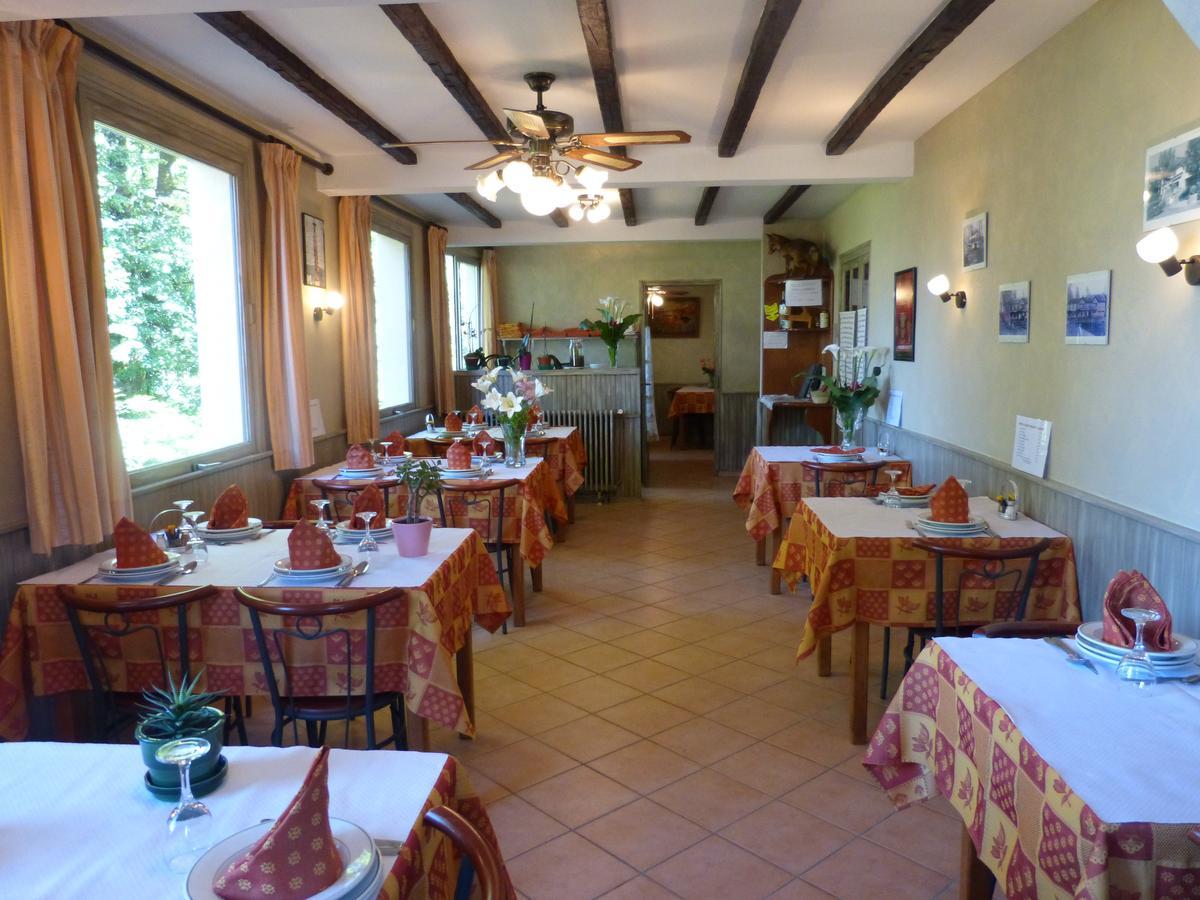 Le Relais De Boralde Hotel Espalion Bagian luar foto