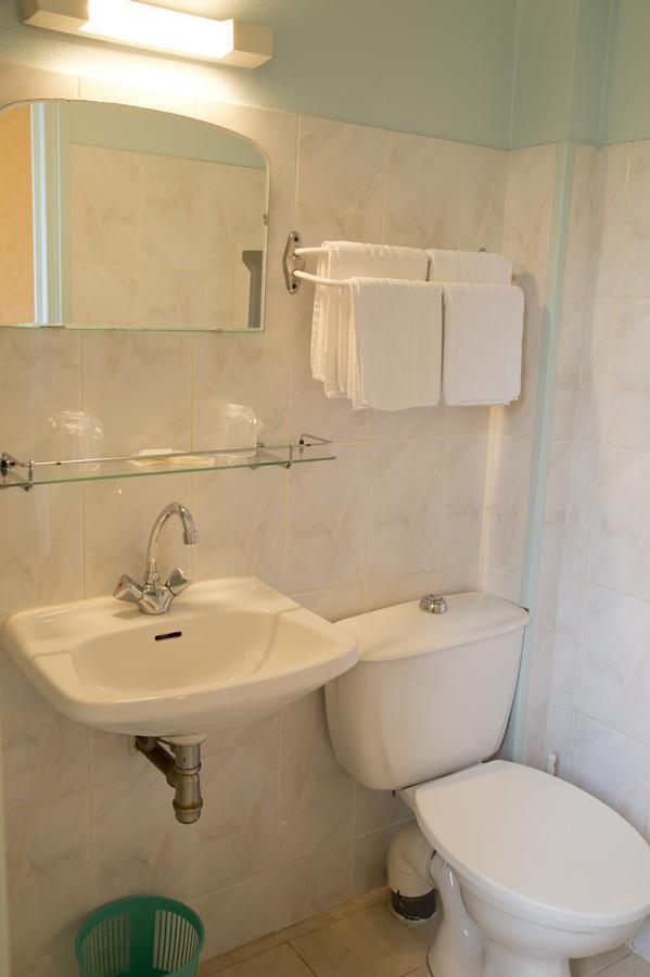 Le Relais De Boralde Hotel Espalion Bagian luar foto