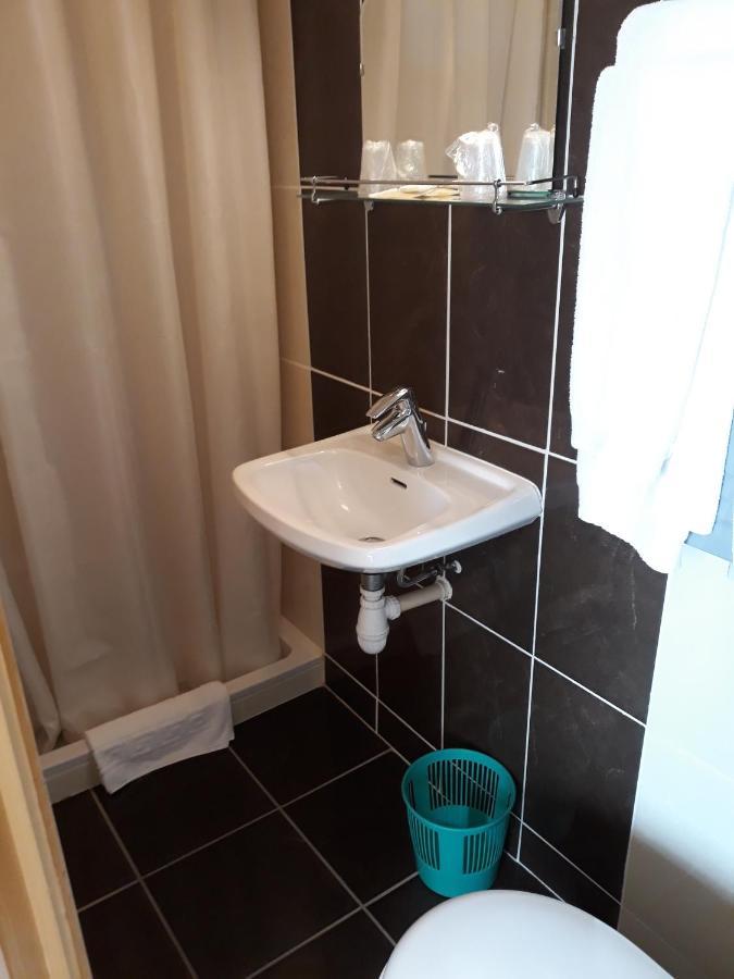 Le Relais De Boralde Hotel Espalion Bagian luar foto
