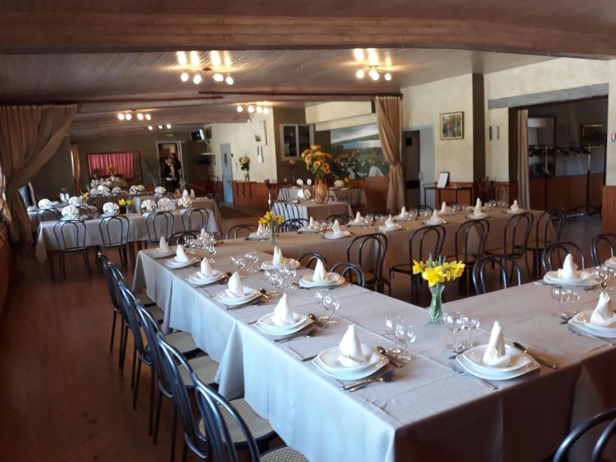Le Relais De Boralde Hotel Espalion Bagian luar foto