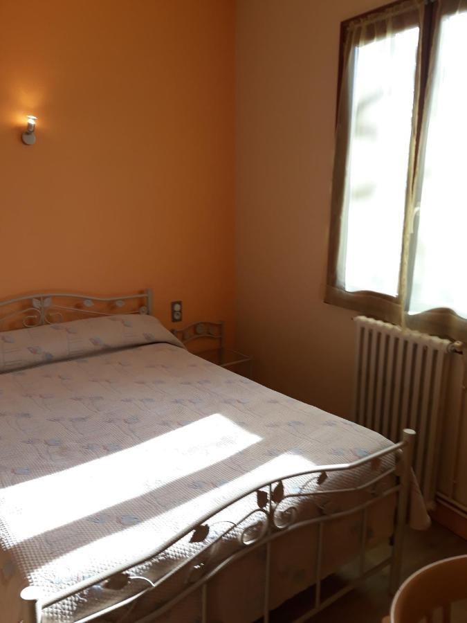 Le Relais De Boralde Hotel Espalion Bagian luar foto
