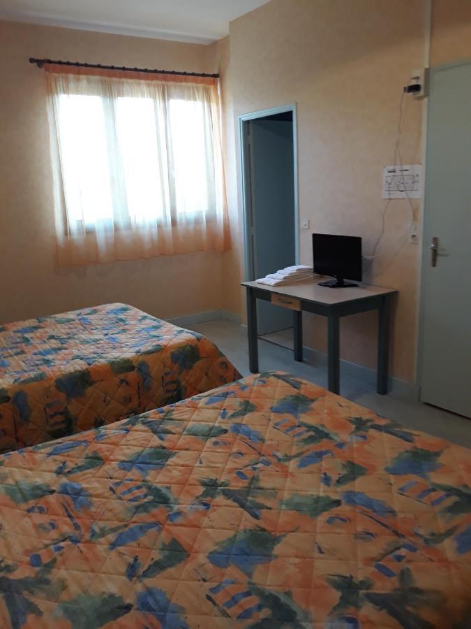 Le Relais De Boralde Hotel Espalion Bagian luar foto